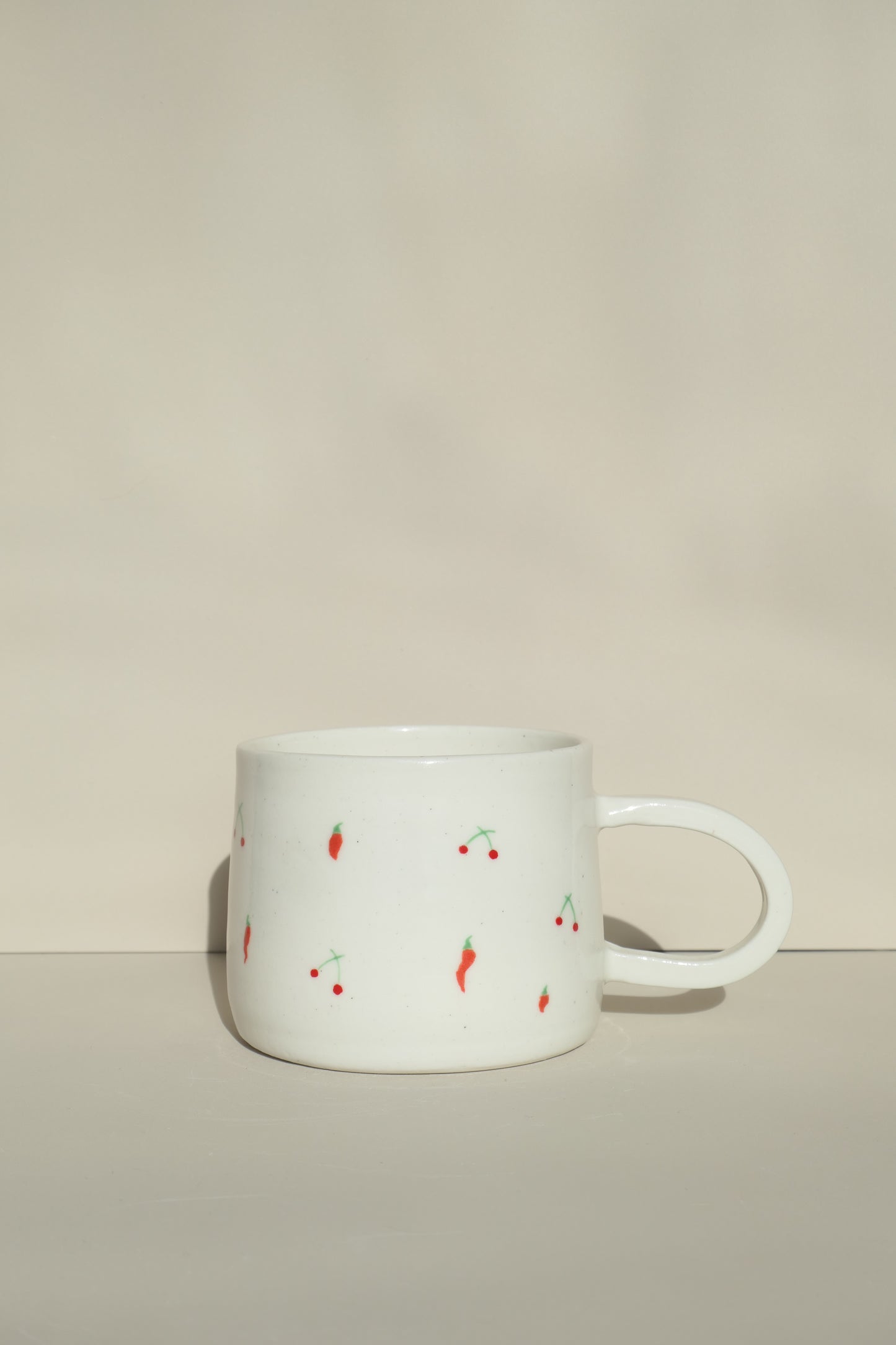 Chilli mug (white clay)
