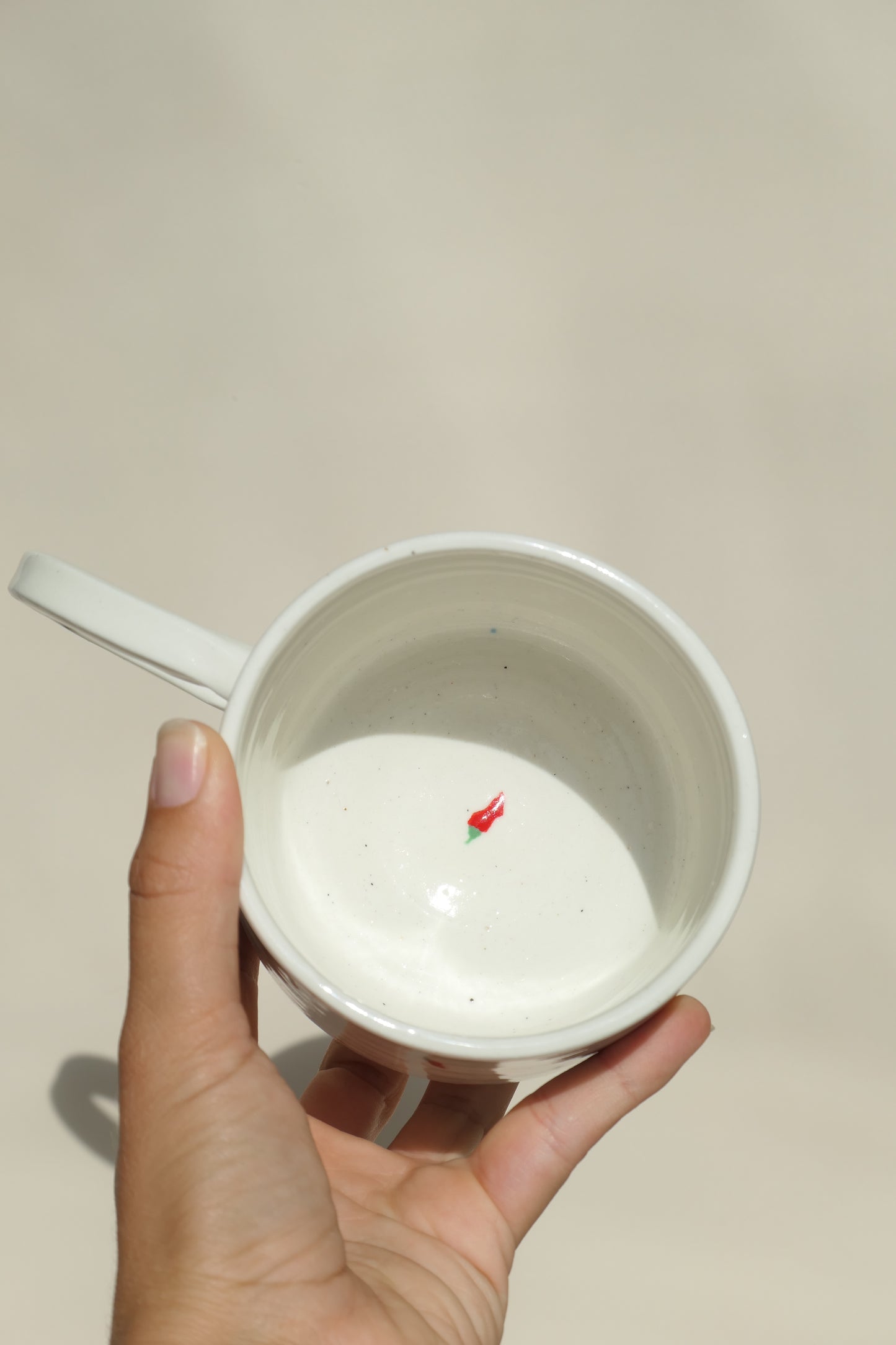Chilli mug (white clay)